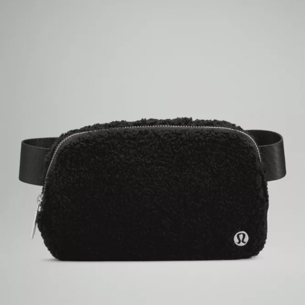 Lululemon Everywhere Fleece Belt Bag